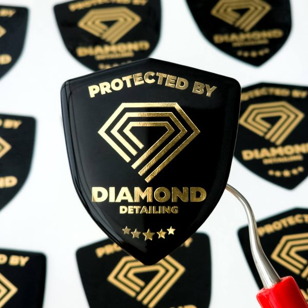 Luxusná živicová nálepka na značenie automobilov pre detailingové štúdio DIAMOND Detailing
